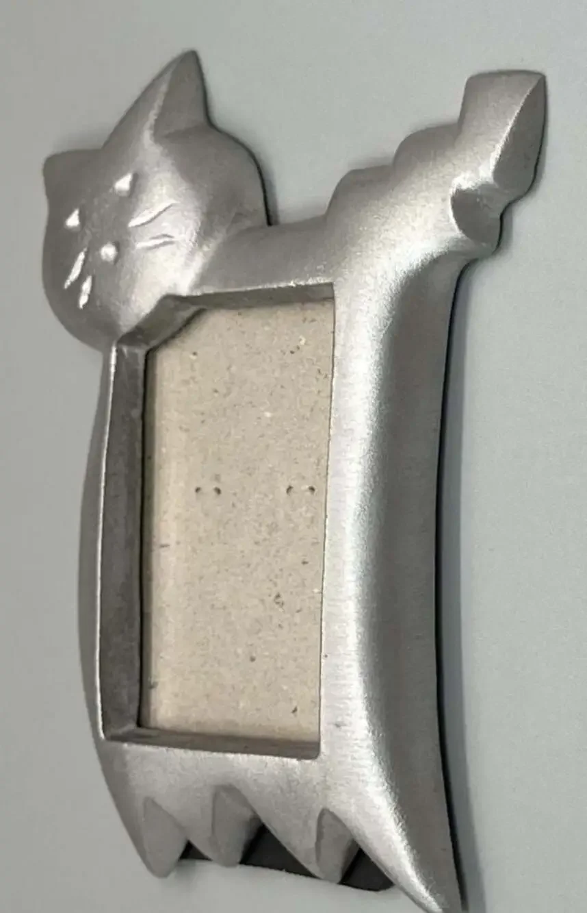 Vtg Furio Matte Silver Tone Abstract Cat Shaped Mini Picture Frame 2x3 Taiwan
